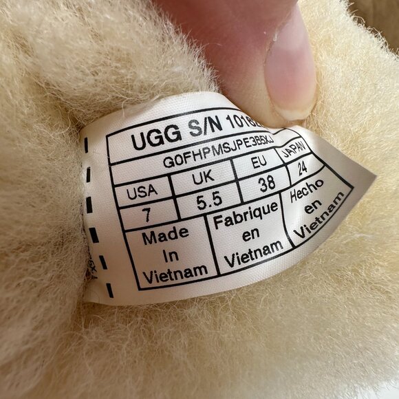 Ugg Bailey Brown Bow Boots Women's Size 7 USA - Picture 11 of 11